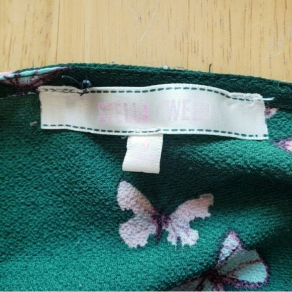 Stella Tweed Forest Green Butterfly Print Bell Sleeve Blouse Size M - Picture 2 of 12